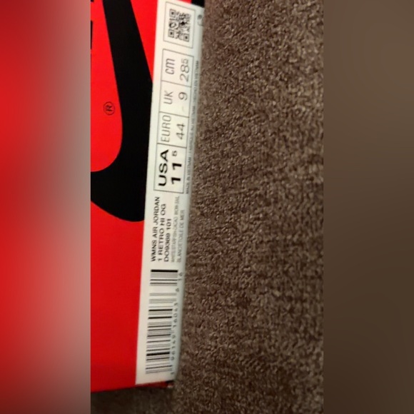 Size 11 Women/ 9.5 Men - Jordan 1 Retro High OG Starfish - Picture 8 of 8